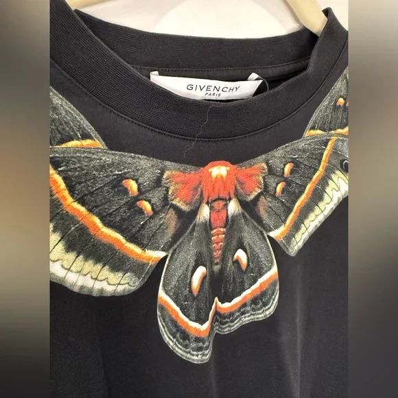 Givenchy - Picture 5 of 5